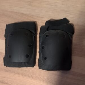 Black Protective Knee Pads